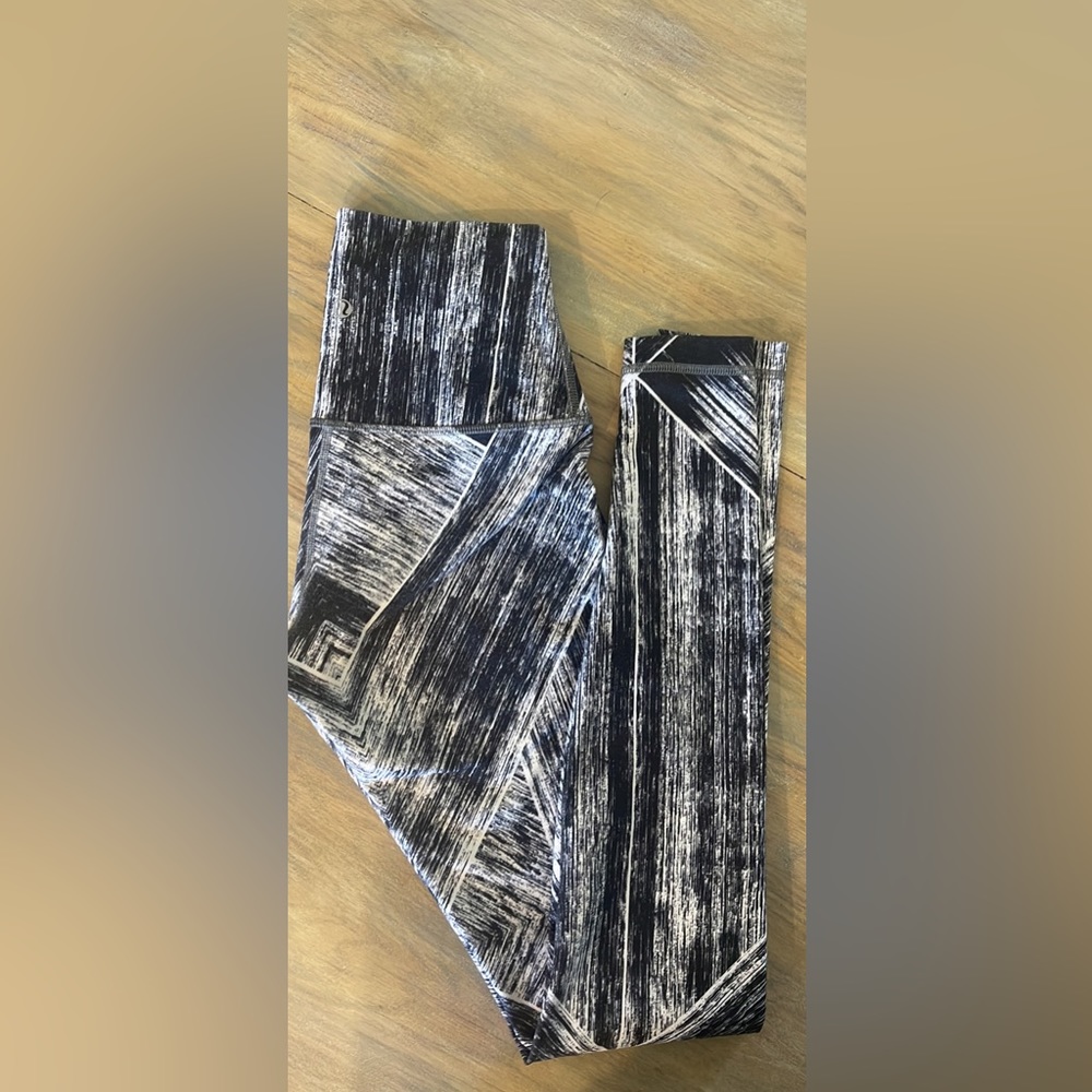 Lululemon leggings size 2